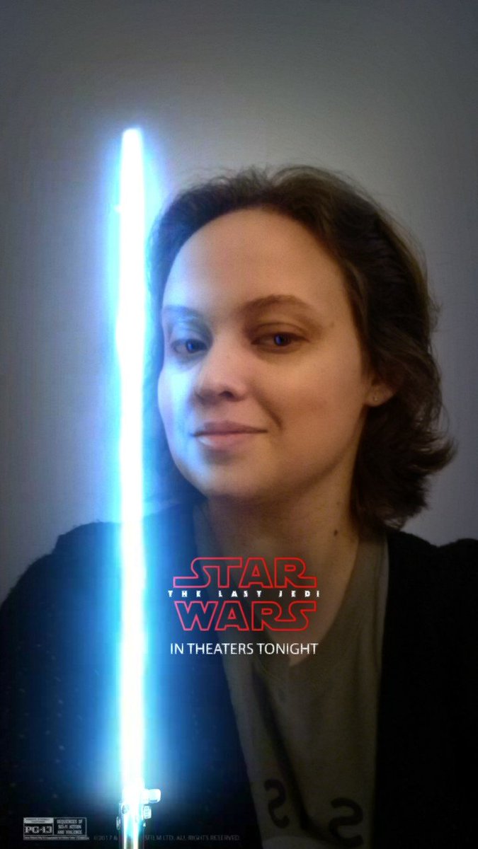 LadyBmemes's tweet photo. Finally watched #TheLastJedi yesterday๐ The message of how the smallest spark of Hope are all that's needed to keep going, is Awesome! It was Beyond nostalgic for me! Not a bad way to start the #NewYear! See it again, I will!โค #LukeIsBack #Yoda #LegendaryLeia @HamillHimself https://t.co/HA55bWoUFY