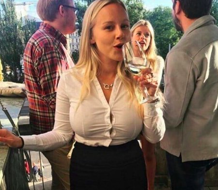 Believe in yourself as much as this woman believes in her shirt buttons... https://t.co/pZDysesEe8