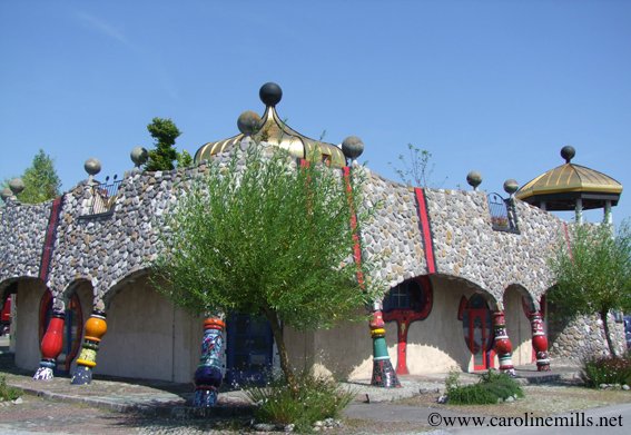 A4: Wasn't expecting to see this #Hundertwasser building close to the shores of Bodensee in #Switzerland. <a href="/MySwitzerland_e/">Switzerland</a> <a href="/BradtGuides/">Bradt Guides</a> #TRLT