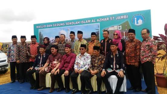 DarmintoCitra's tweet photo. Pengurus Yayasan Muslim Jambi
Al Azhar 57 Jambi https://t.co/4AOWa7bjEN
