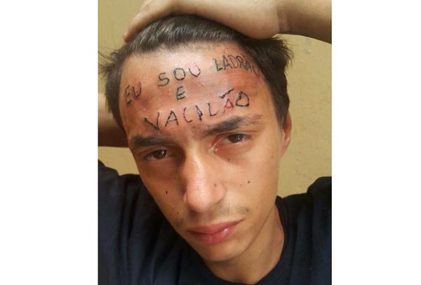 conexaopolitica's tweet photo. EXCLUSIVO: Assista ao vídeo do batismo do jovem que teve dizeres tatuados em sua testa; Juan foi batizado neste sábado (30/12), numa igreja evangélica em São Paulo. https://t.co/Bwc2XYZMY0 https://t.co/EIYlUUC8Mt