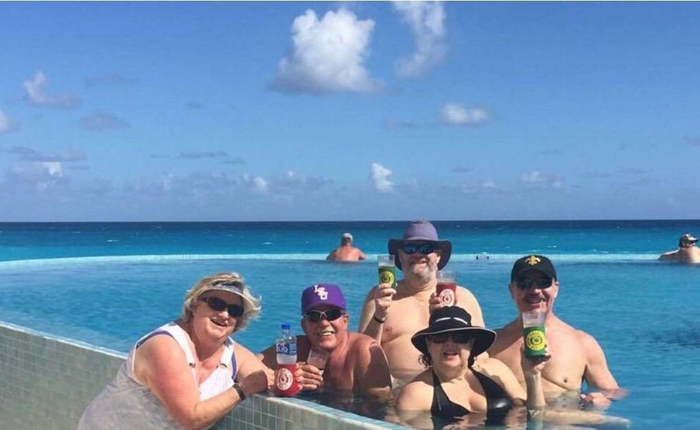GnarlyBarley's tweet photo. Beer across the border! We love this #RippinandReppin in Mexico. The water looks perfect and the good times look ever better. #itstoocoldhere #craftinternational #gnarlybarley #cozumel #Mexico https://t.co/DciGP0IvkT