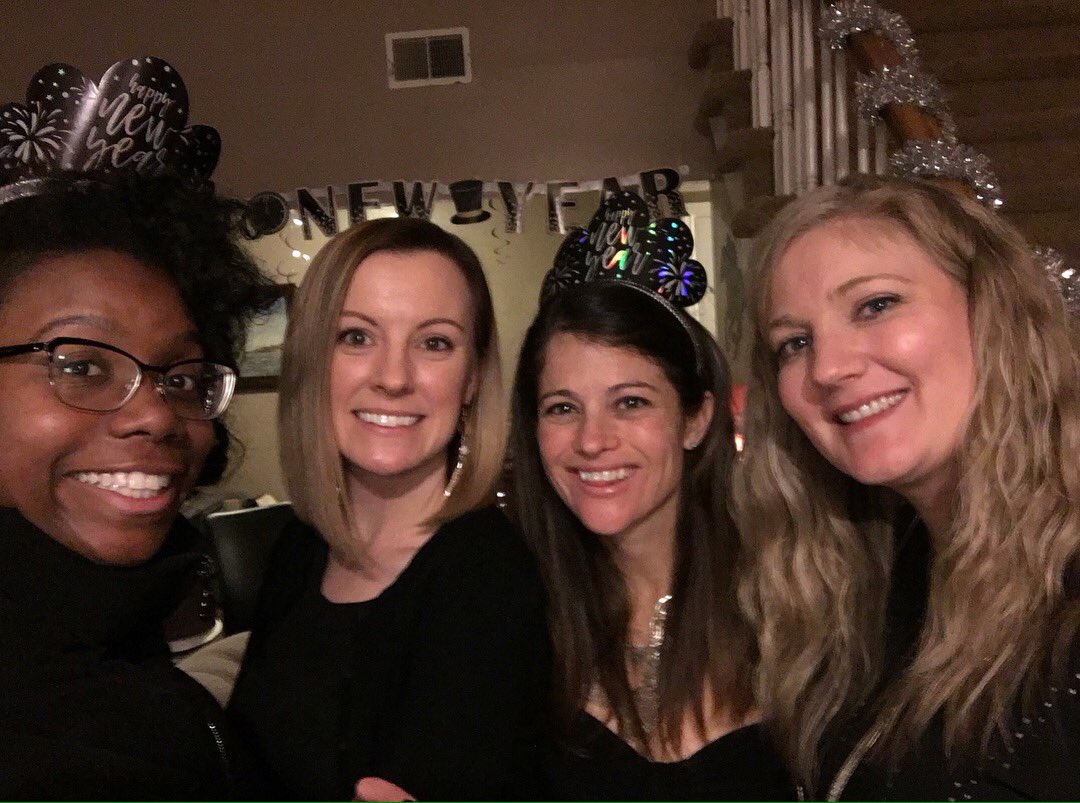 squicklesaintly's tweet photo. Happy 2018!!!!  Love to all of you this year!!! 💙❤️🍾🎉 https://t.co/bGiBb1q2je