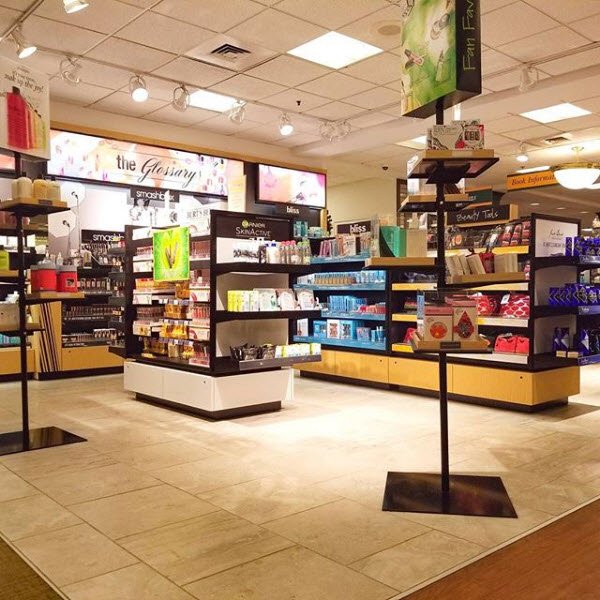 BNcollege's tweet image. Every makeup lover&apos;s favorite section of the bookstore. 😍 #TheGlossary 

📷: William &amp;amp; Mary Bookstore