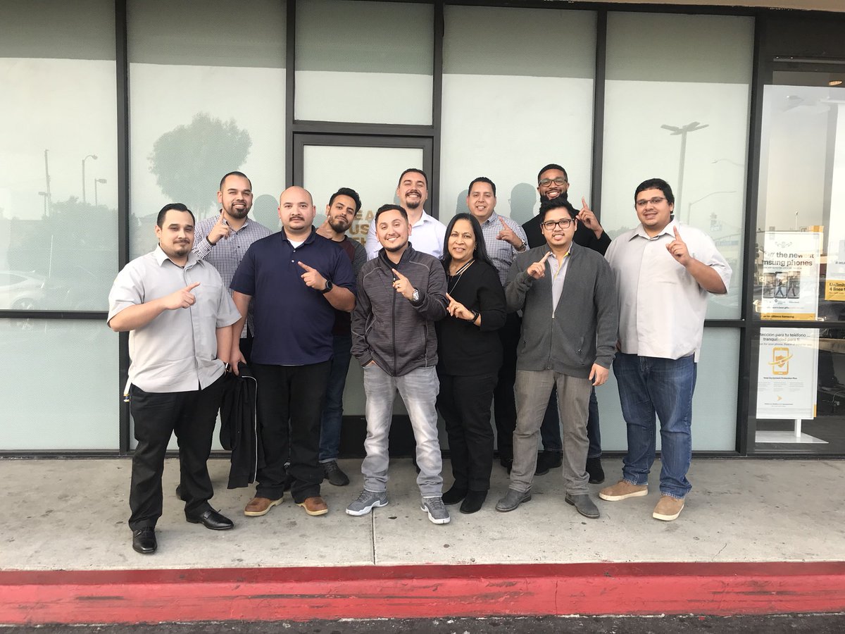 rlhwong's tweet photo. Allow me to introduce for the first time... Team Scorpion! π¦ looking forward to an incredible 2018 with some incredible leaders! @blee01 #retailExcellence #Sprint #AmazingLA https://t.co/zVBeLCdxBK