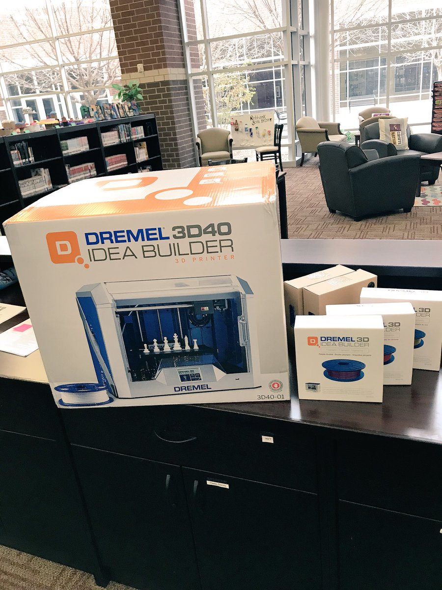 _AmandaButler's tweet photo. See: Librarian JUMPING for joy when 3D printer is delivered. WOOOOOOO!!!🎉🎉🎉 @FriscoEF thank you just isn’t enough! #fefgrant #3dprinter #create #friscofutureready @FISD_Libraries https://t.co/gnW0ittUo6