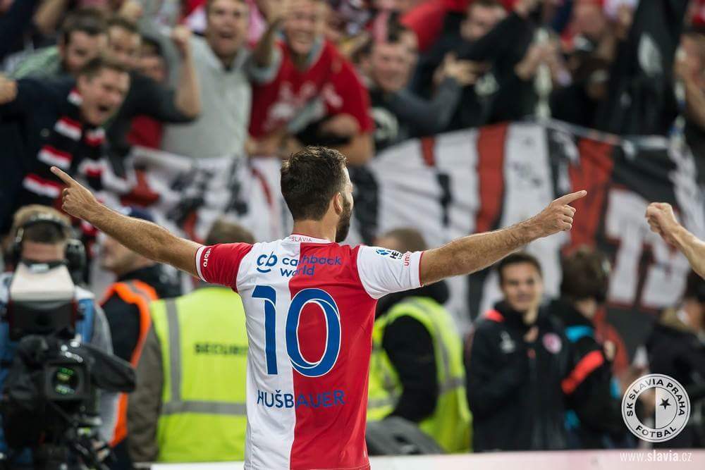 DanyHorys's tweet photo. @DedekMadden Já nedokážu vybrat jednu mám čtyři. 1. Hušbyho emoce po tom co definitivně setnul spartu 2. Radost v Boleslavi, kde jsme udělali rozhodující krok k titulu 3. Frýďa otcem a katem Plzně 4. A čtvrtá fotka nepotřebuje komentářů.... #rok2017 https://t.co/zde9CF41bs