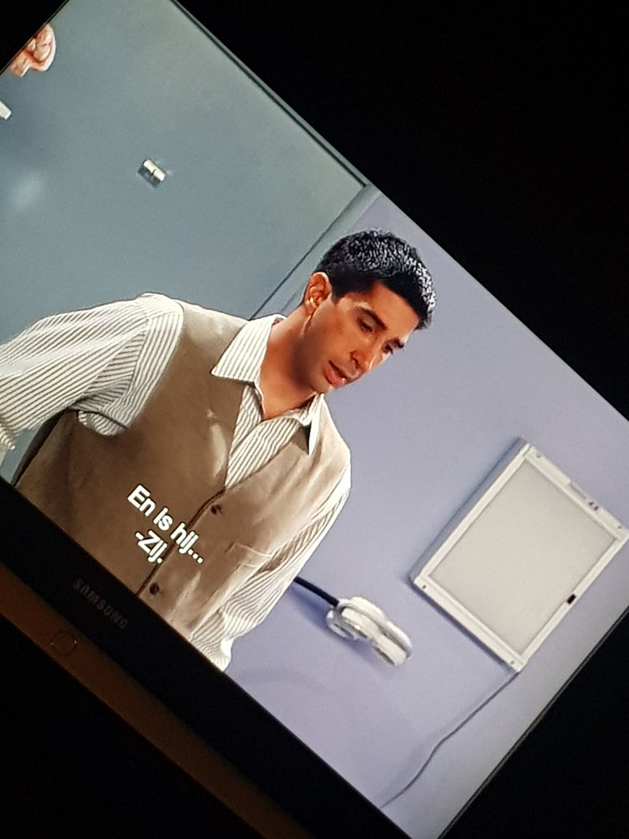 Dag 2 van 'ik word oud, want nog steeds krom lopen door slechte rug' = halleluja voor <a href="/NetflixNL/">Netflix NL</a> voor FRIENDS🤗👏