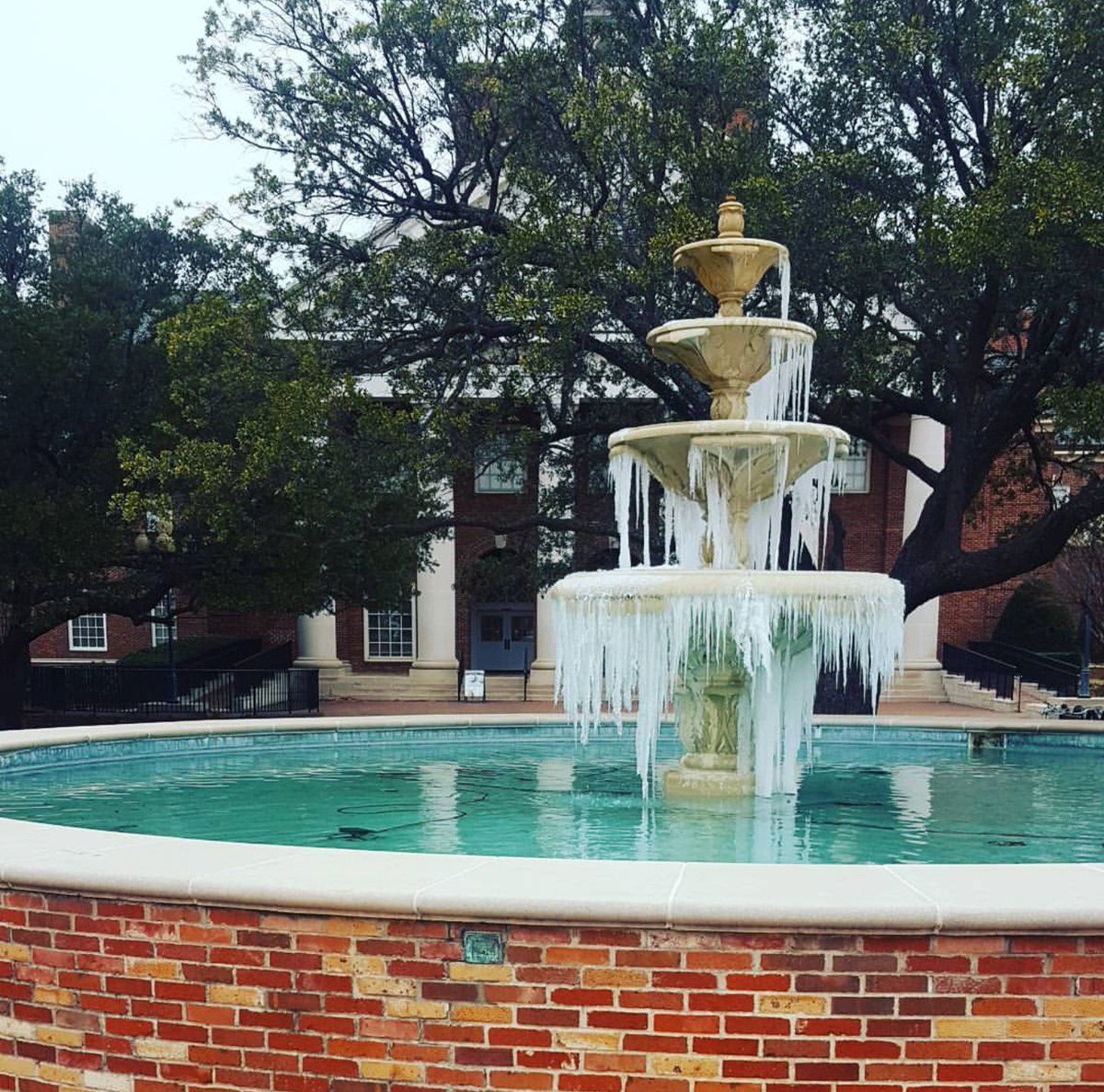 TWUReady's tweet photo. The fountain in front of our library looks a little different than normal today! Remember to let your faucets drip overnight so your pipes don't freeze too! #TWU #Denton #ItsCold #TheFourPs #Frozen https://t.co/I3qIY6PEGX