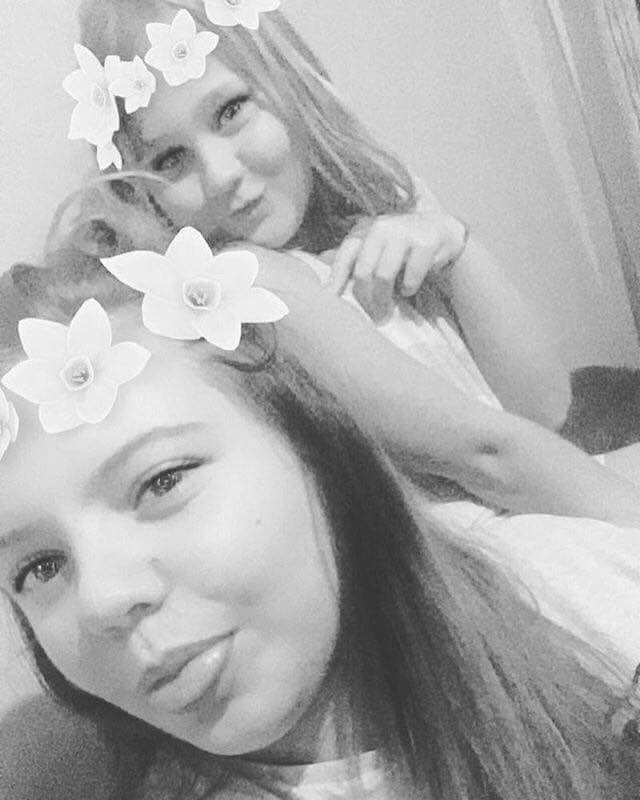 cocoplatbrood's tweet photo. @emeline1611 ma cousine d’amour #familly #love https://t.co/0sxrStGGpv
