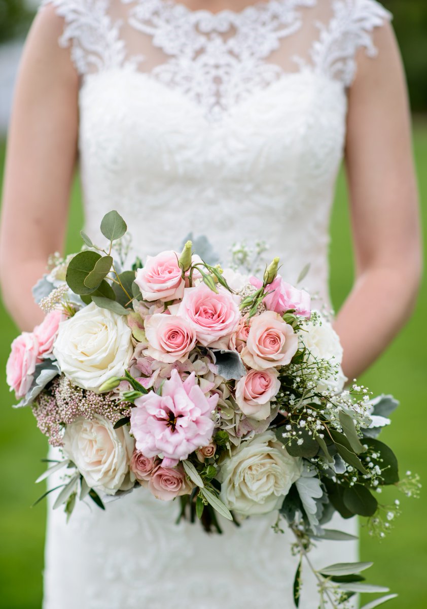 If I had a flower for every time I thought of you, I could walk in my garden forever - Alfred Lord Tennyson Photo by Infinite Pixels By Angel Photography  and bouquet by Erin Ashley Design  #weddingflowers #weddingbouquet #jaclynmichelleevents #denverwedding #coloradowedding