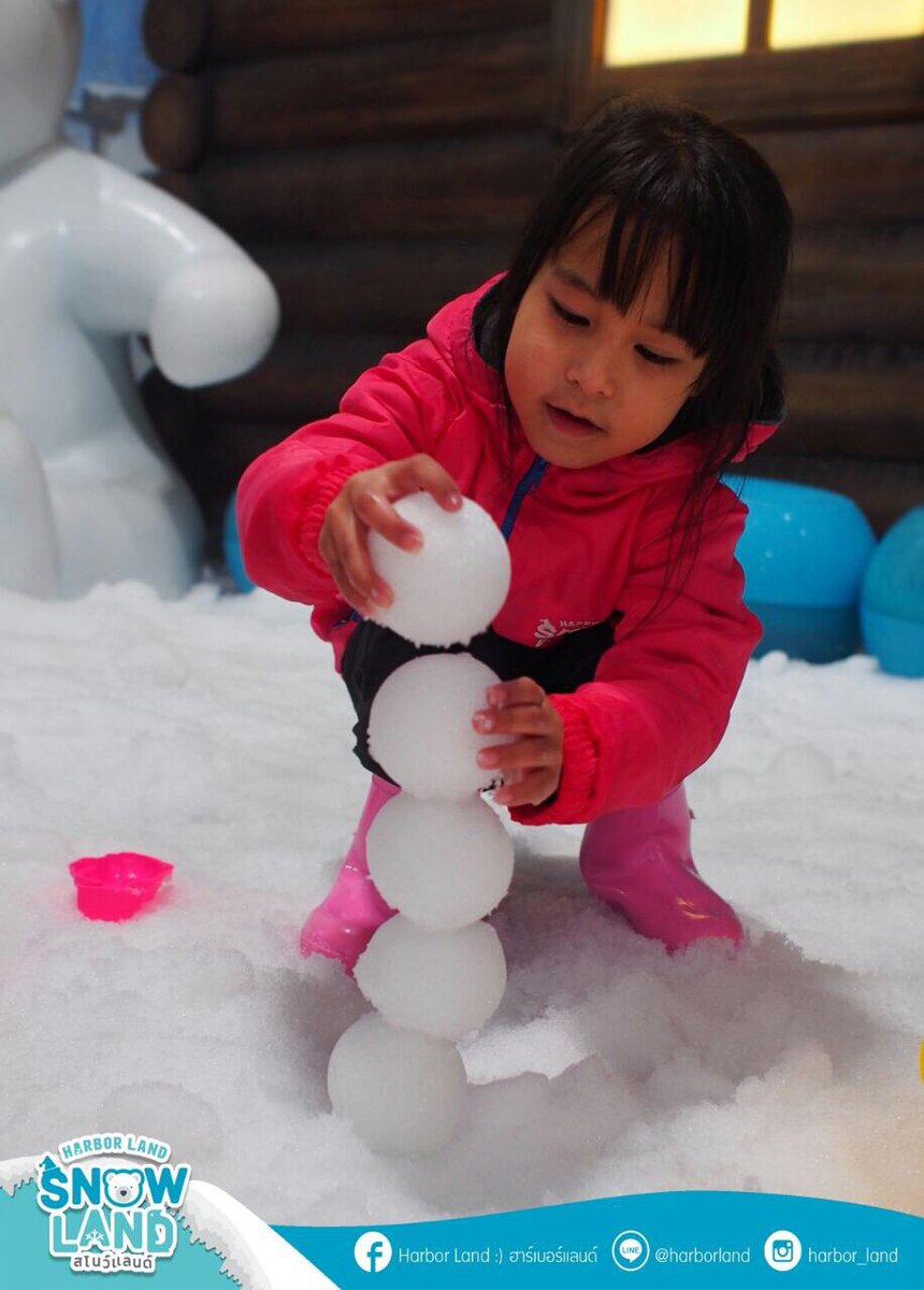 IceBusiness's tweet photo. Through the project we delivered for Harbor there was a snowy winter in Thailand as well! #pattaya #Thailand #snow #icebusinessproject https://t.co/Lw6e7GkexZ