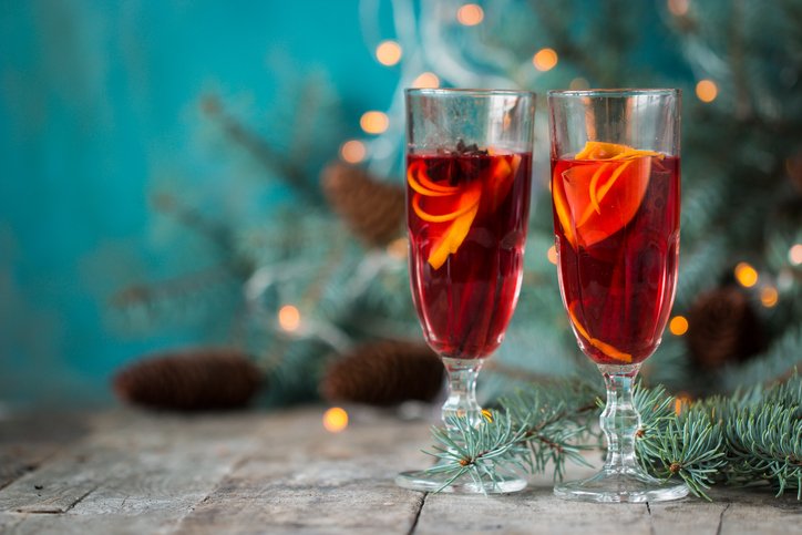 TimnathChamber's tweet photo. If you love to entertain, carve out a stylish corner just for drinks. Even if you’re short on space, here are 5 basics to get the party started: https://t.co/BUd7AIbH3s via houzz https://t.co/p12SEsOL04 #RealEstate #Properties #JustListed #California #Realtor #JustSold #HomeSe…