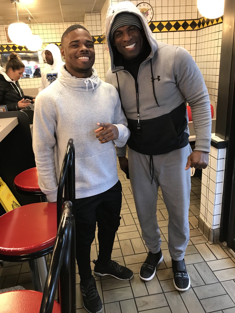 guysen_bohler's tweet photo. Was a lil nervous, but met one of the Greats today 🏆❗️@DeionSanders Plan on being in those shoes one day 🗣 #26Ways https://t.co/X6A7nHAumd