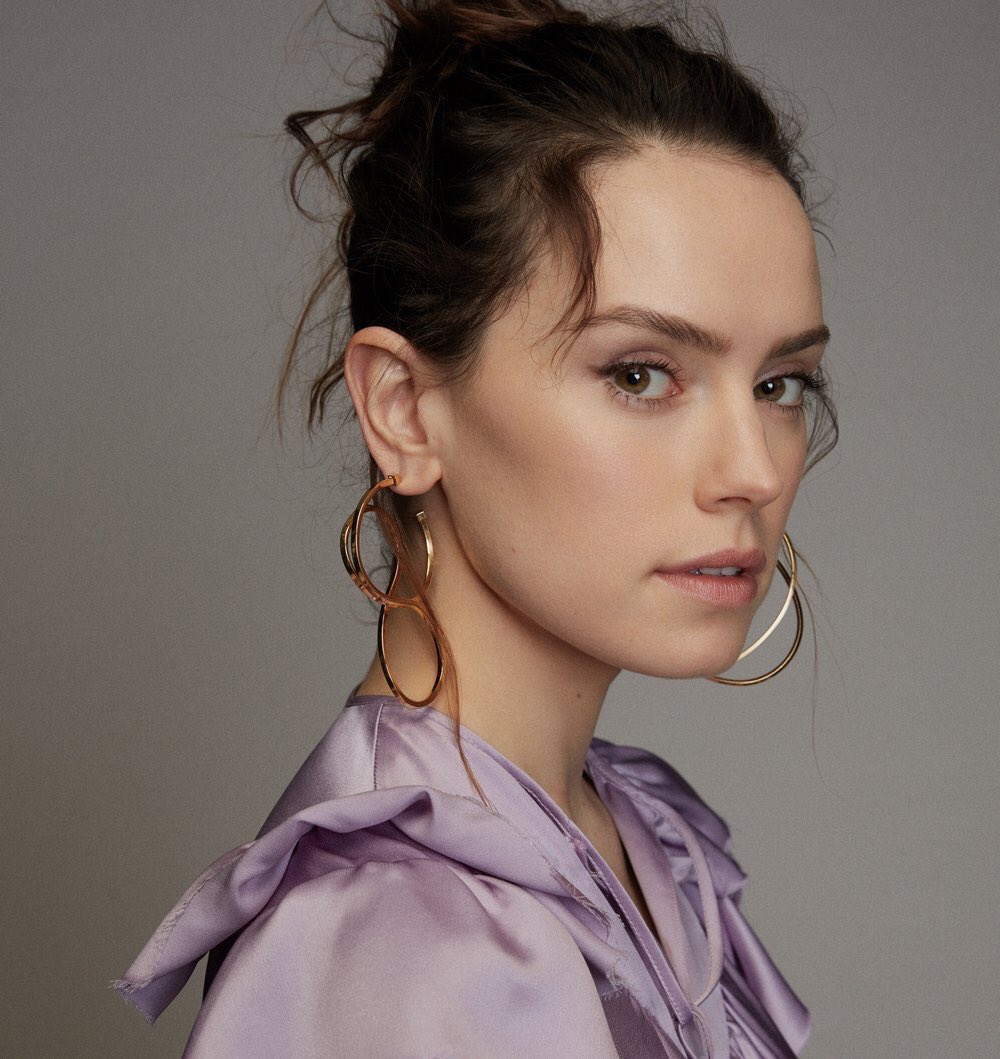 DaisyRidleyNews's tweet photo. #daisyridley https://t.co/KuaQvJtttY