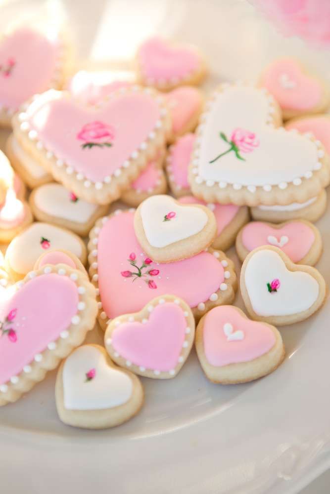 catchmyparty's tweet photo. Check out this delightful Valentine's Day Par-Tea!! The sugar coated heart cookies are adorable!! https://t.co/bQMpietP01 #partplanning https://t.co/92GMBpxwKe