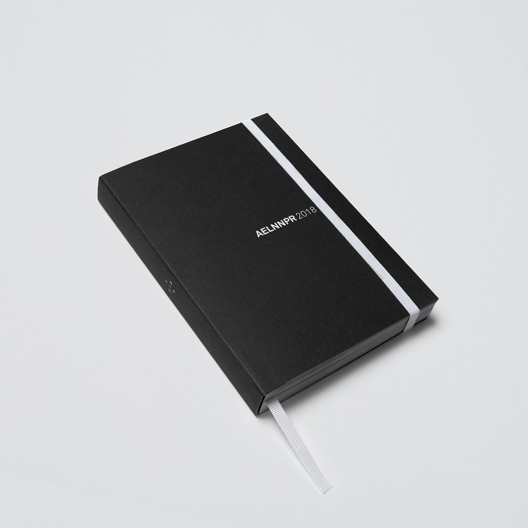 Mrctrhrst's tweet image. New Year : New Planner

Organised on alphabetical order the AELNNPR turns the regular into something more spectacular. 365 days of excitement. Epic!

#planner #planner2018 #planneraddict #GraphicDesign #typography #minimalism #limitededition #printedmatter #type-b #Rotterdam