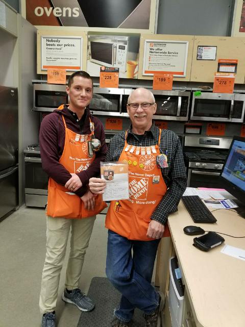 KeithReed92's tweet photo. Thanks, Mike for stepping up on appliance order issues. Keep up the great work! #2761voa #paigeitforward  @troyer_paige @Pabasel12 @TrudellM https://t.co/A8CnLPkvrn