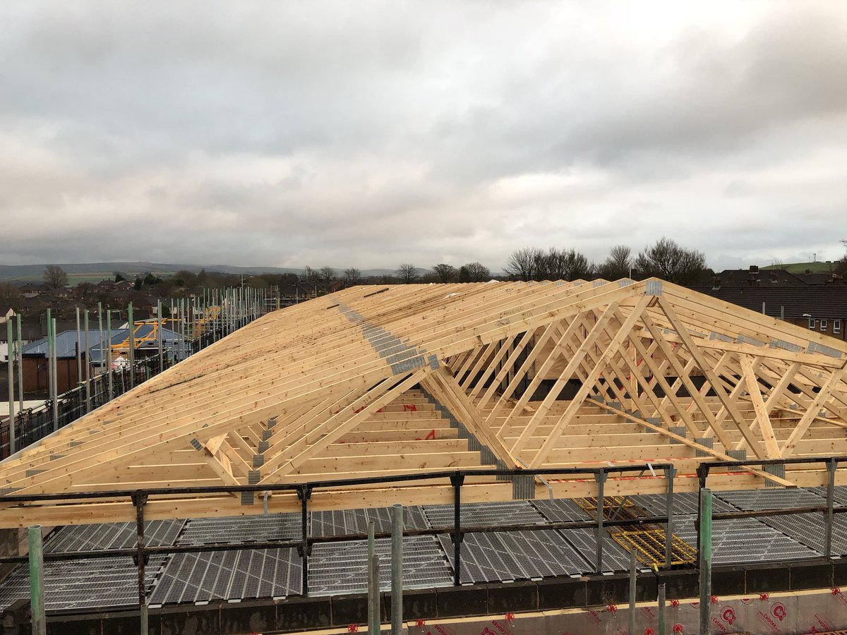 ppbuilding's tweet image. Ongoing contract the one of the biggest single roofs we’ve done.