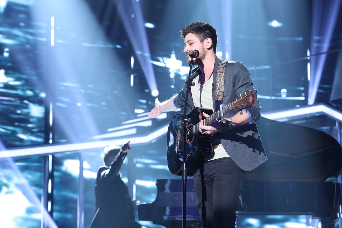 pablingrado's tweet photo. #OTGala9 Cepeda llega y mucho, Cepeda provoca  emociones, transmite sensaciones que muchos cantantes conocidos no hacen.
Genio incomprendido 🎩 https://t.co/5esVRWeV1j