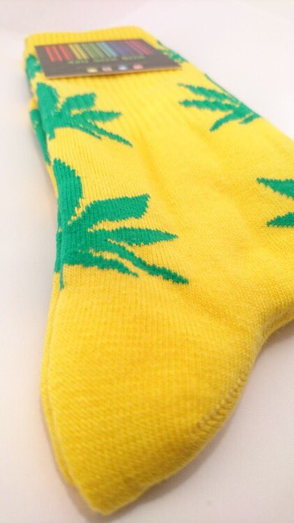 Psychicsnstuff's tweet photo. #Sunnydays In #December ๐๐๐
โUKS 1st #420 SOCK SHOP!!โ
----------------------
85% COTTON
15% SPANDEX ๐
https://t.co/MzDk46Qz0q ๐ฃ
#XmasTreats #StockingFillers #UK #WeedSocks #420Socks #420SoxBox https://t.co/nAnHF89kK3