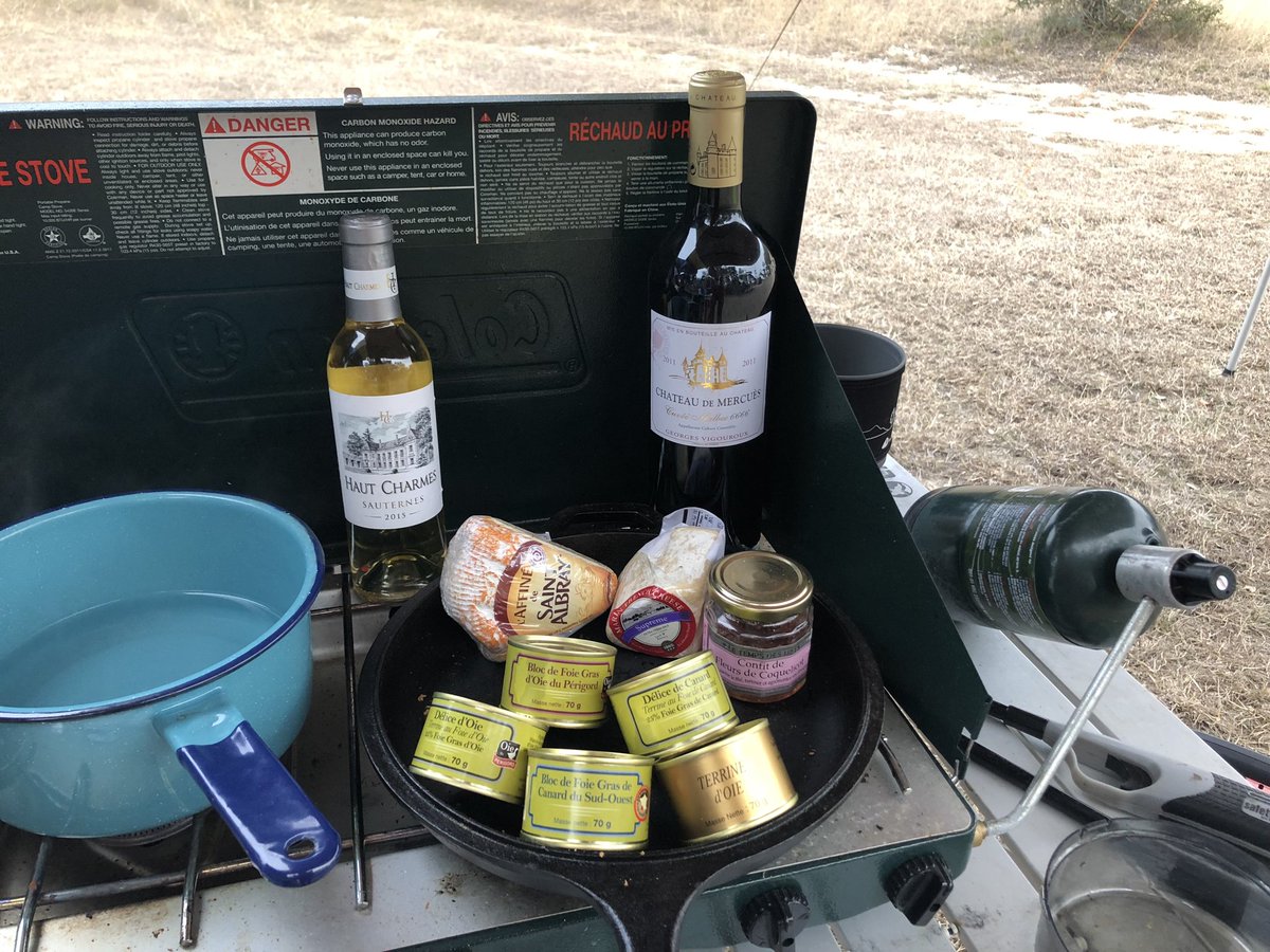 WhileInTheWild's tweet photo. Alors qu’à l’état sauvage #whileinthewild #newyears #camping #glamping https://t.co/dHWZ2S8NzN