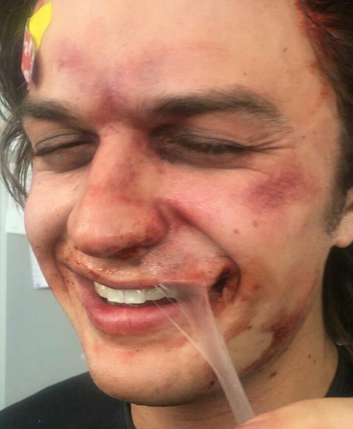 DexertoST's tweet photo. New behind the scenes pics from Season 2 of #StrangerThings https://t.co/jVQ3lvLODC