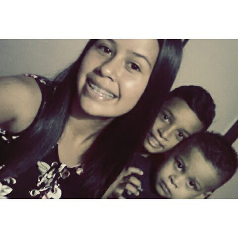 ArianaXIX's tweet photo. #ConMisHermanos 😊😜 https://t.co/prHT14q5gM