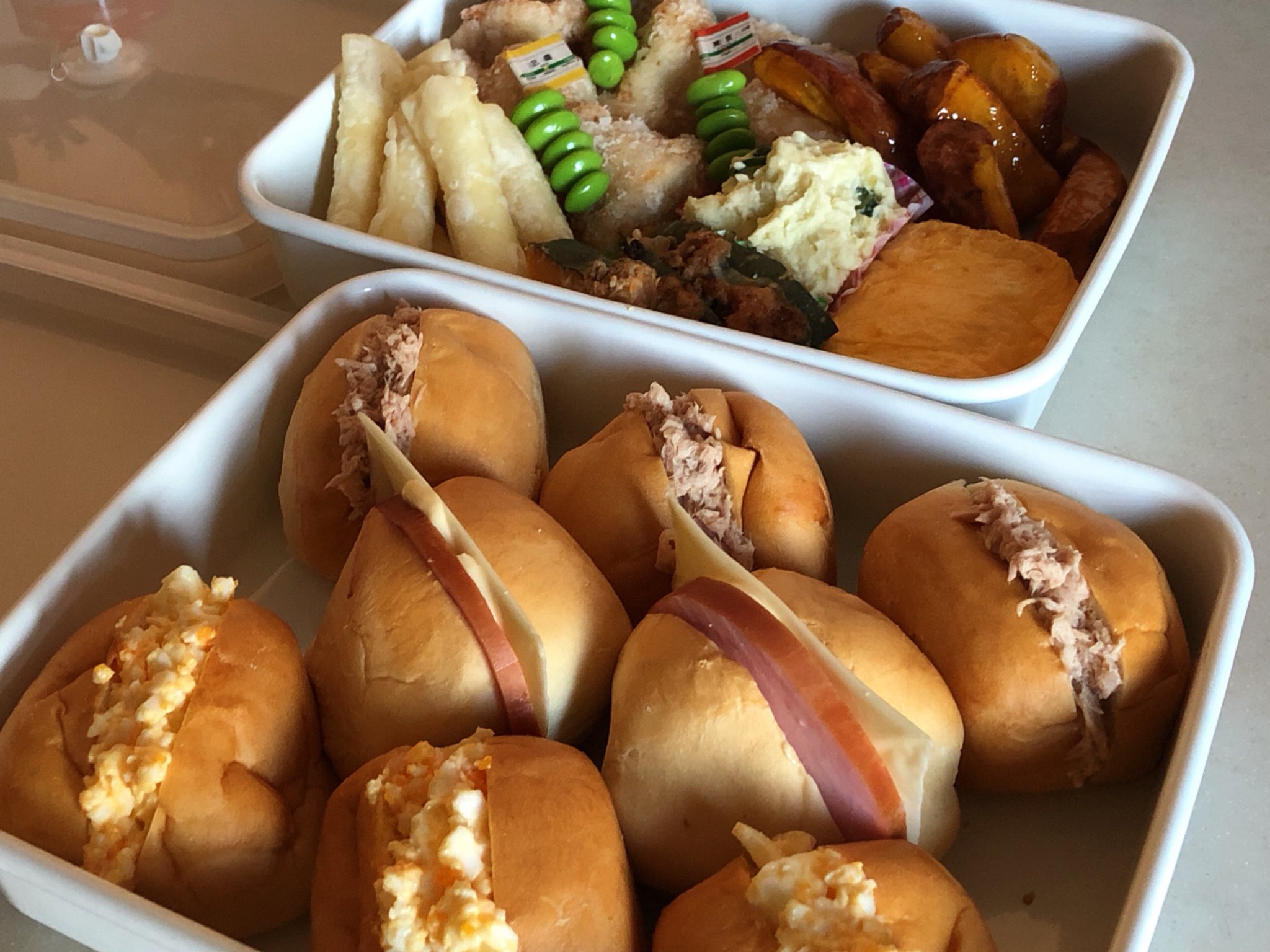チーフ コストコディナーロールでサンドイッチ弁当 無印良品のホーロー容器使用 子供たちと水族館へ 妻は家でひとりの時間を過ごします 弁当男子 お弁当 T Co 4lgln8psj7 Twitter
