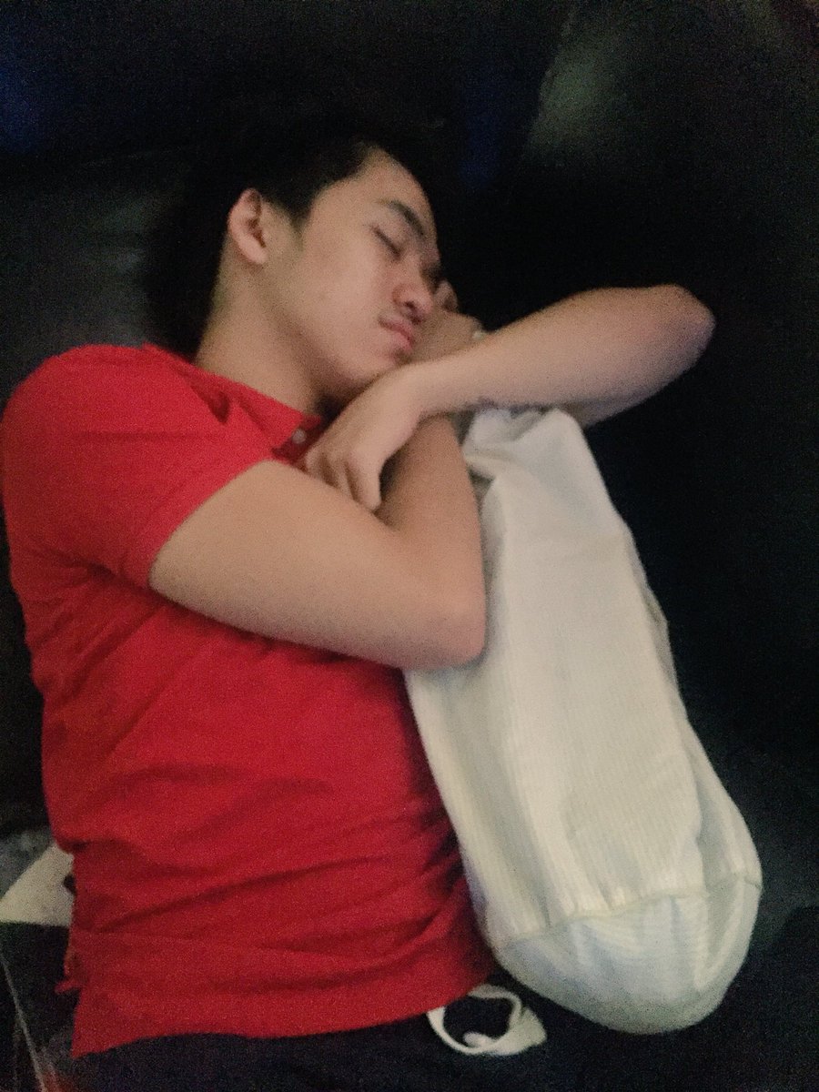 yomiarieta's tweet photo. Wuz Good 2018 😂 #SoberYear #NoToAlcohol #YesToSleep 🤷🏻‍♀️ @Mary_alajar @itsmeclydey @RaffertyLim99 https://t.co/MNRhNbP3no