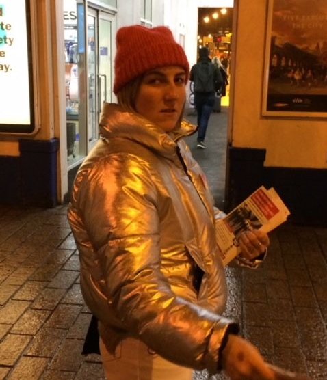 pavilion_youth's tweet image. Back out at #Brighton station tonight with @RegencyLabour @PavilionLabour. Typical day of delays &amp;amp; cancellations adding to fare hike, means Tory #RailFail for all passengers. Everyone supporting #Labour's public ownership pledge.