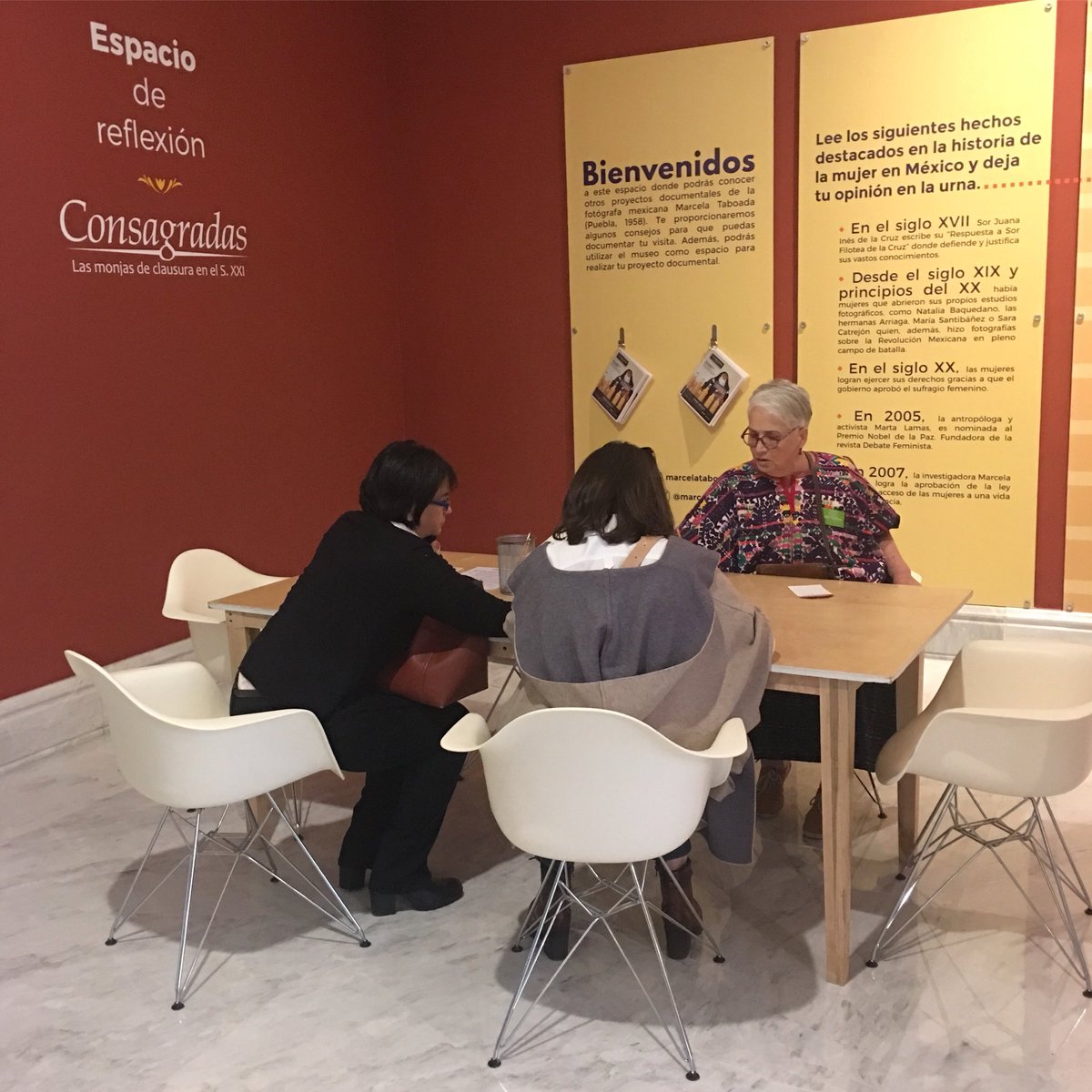 museoarocena's tweet photo. Visita la exhibición de fotografía #Consagradas de #MarcelaTaboada y participa en el espacio de reflexión sobre la muestra. 
#museoarocena #Torreón https://t.co/XXuqGUIhvO