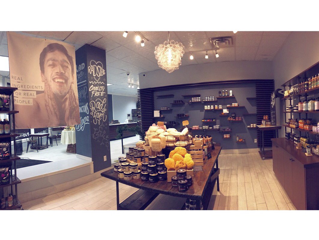 RADSoap's tweet photo. New Year, Same Store. Come see us in Stuyvesant Plaza! 🤙🏻🛁
#StuyvesantPlaza #AlbanyNY #NewYear #FeedYourSkin #RadBody #NaturalSkincare #Hempy #TheRealNatural #MadeInUSA🇺🇸 #RadSoapCompany #RadStuyvesantPlaza #Radsters #RadFam #TrueFamilyBusiness #ProductsWithPurpose https://t.co/iCAjsO0nxT