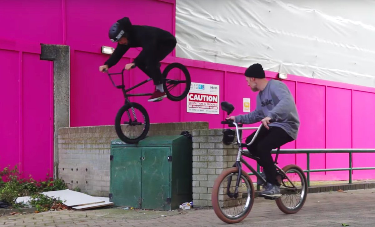 ---> RT <a href="/VitalBMX/">Vital BMX</a>: This new <a href="/odysseybmx/">Odyssey BMX</a> in London vid is awesome. <a href="/GaryBYoung/">Gary Young</a>'s last trick is ridiculous! vitalbmx.com/videos/member/…