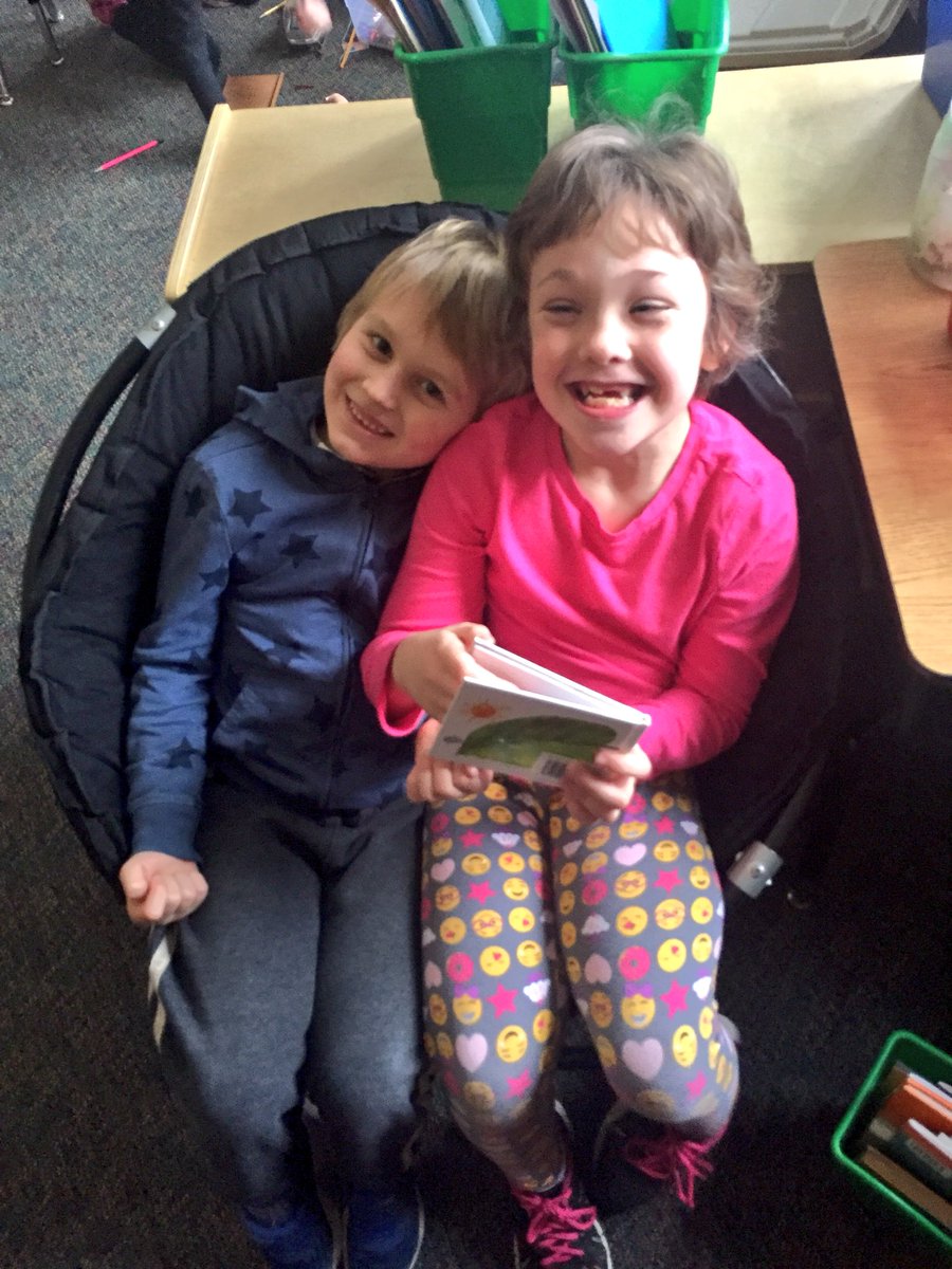 SusanKochVT's tweet photo. Back together! #choicetime#reading #relationships #mpsvt @MPS_Super @TCRWP #minus22 https://t.co/JuFs0dA8gS