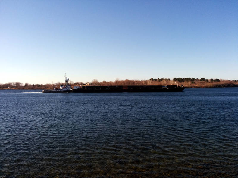 Ice trapping ships, seaway closure delayed bit.ly/2EFCGB2 @theshipwatcher https://t.co/MnzeUHQJij