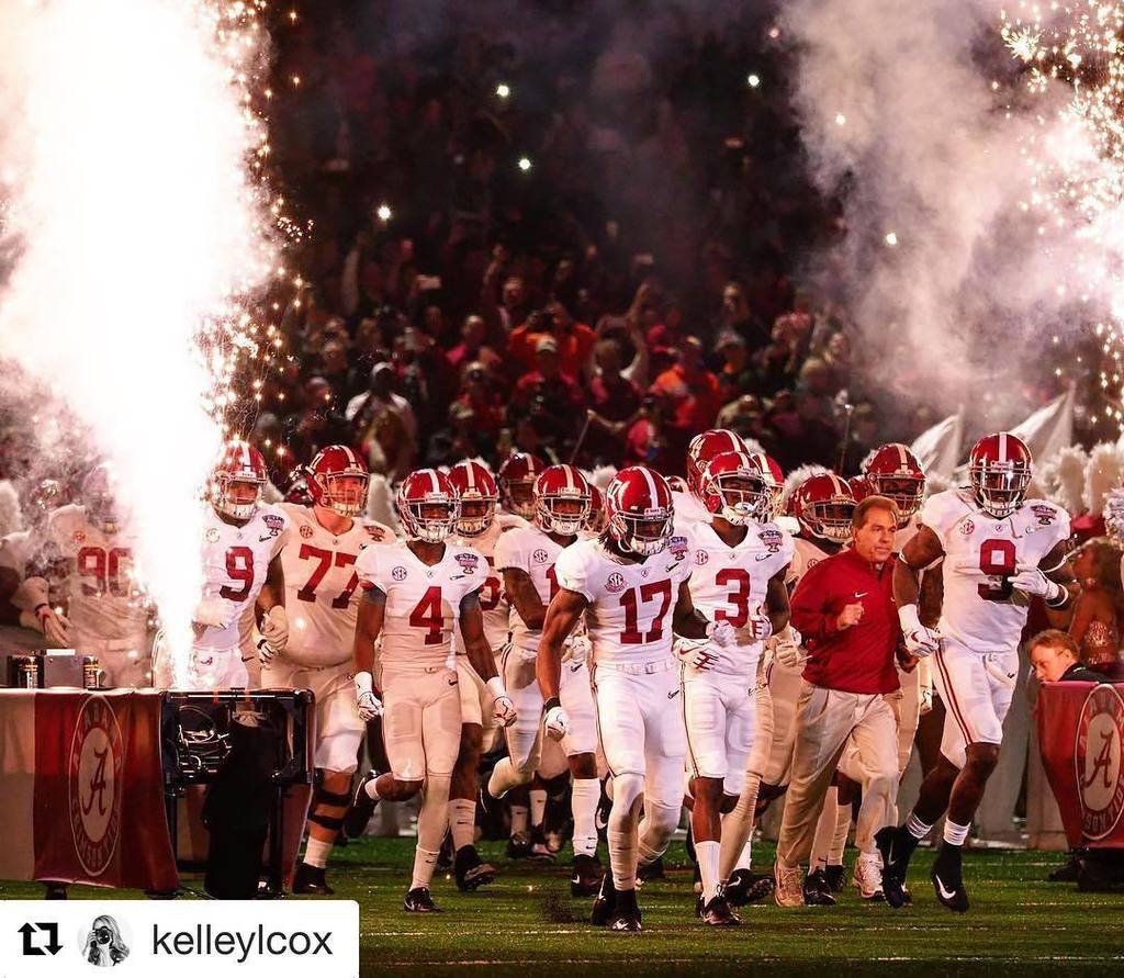 KLCfotos's tweet photo. #Repost @kelleylcox
・・・
Ala-BAMA
#SugarBowl #SugarBowlNOLA #NOLA #SugarSemi #CFBPlayoff #Alabama #RollTide #OutworkYesterday #AlabamaFBL #GetOlympus #Olympus #OMD #MZuiko #EM1MarkII #M43 #MicroFourThirds #SportsPhotographer #SportsPhotography #SportsShooter #M43Sports https://t.co/crxcOXKAtU