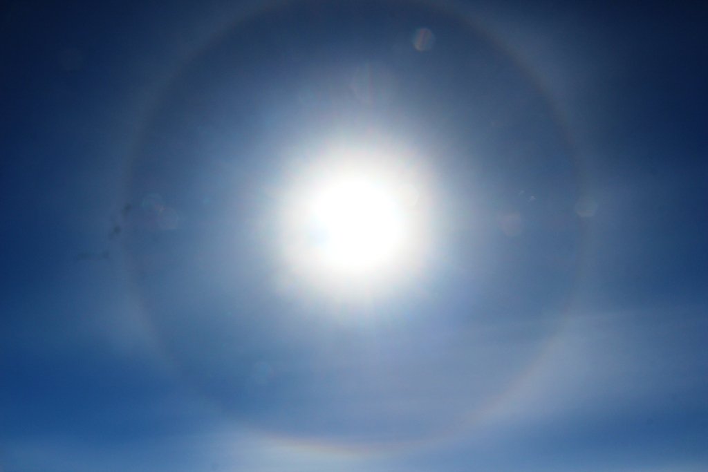 ncaor_goa's tweet photo. First #Sun #Halo of 2018  observed from #Bharati station, #Antarctica
@moesgoi https://t.co/bmtC4QOvQH
