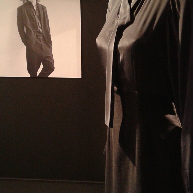 PiiaHuttunen's tweet photo. #Muoti, väri, #politiikka - Yltäkylläiset näyttelyt @DesignmuseoFI ! #AnnaRuohonen 14.1.2018 ja #California 4.3.2018 asti. #museot #museokortti #Designmuseo #Helsinki https://t.co/vZVJZsrNMW
