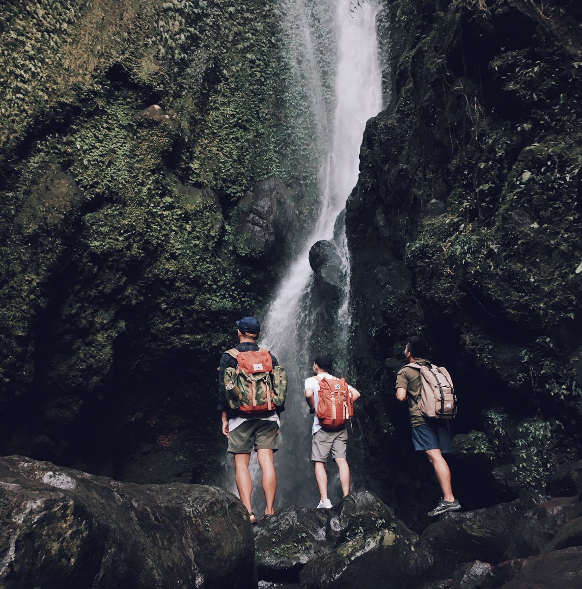 imkerwinking's tweet image. Happiest birthday to this humble guy who never fails to inspire each and everyone of us. Cheers to more travels and good times! God bless you, @davidguison! ✨🎈 (ps — shoot na again tayong 3!) 📸