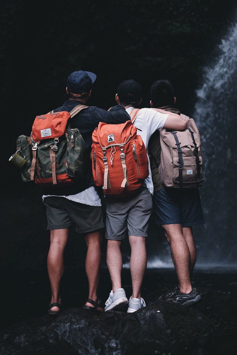 imkerwinking's tweet image. Happiest birthday to this humble guy who never fails to inspire each and everyone of us. Cheers to more travels and good times! God bless you, @davidguison! ✨🎈 (ps — shoot na again tayong 3!) 📸