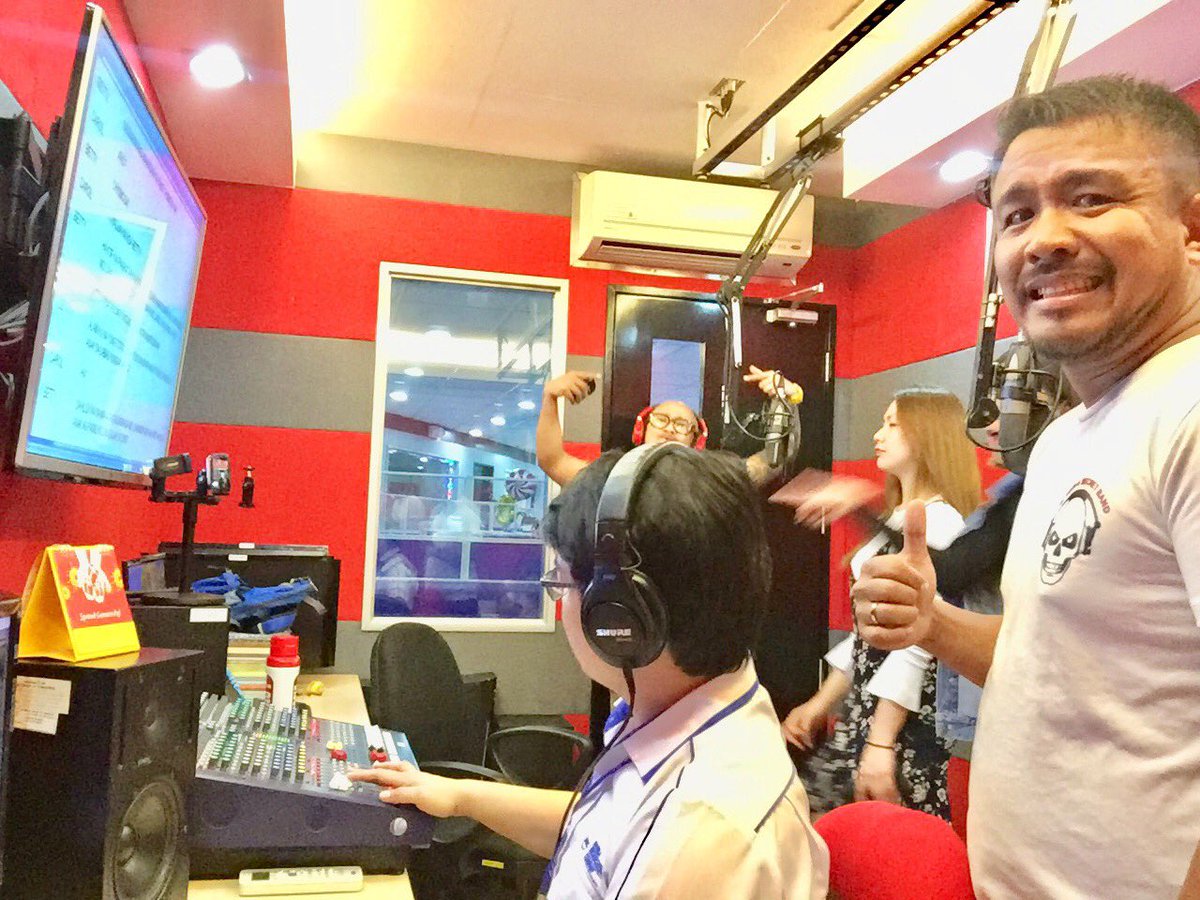totoybato907's tweet photo. ATM: 1st #drama #recording #TLCTheDramaSpecial #TLCTDSinteractive for #2018goals #2018 @loveradiomanila @diegobandido907 @LykaBarista @DJTanyaChinita @Kristinedera907 ππ https://t.co/IkCDq0MaQ2