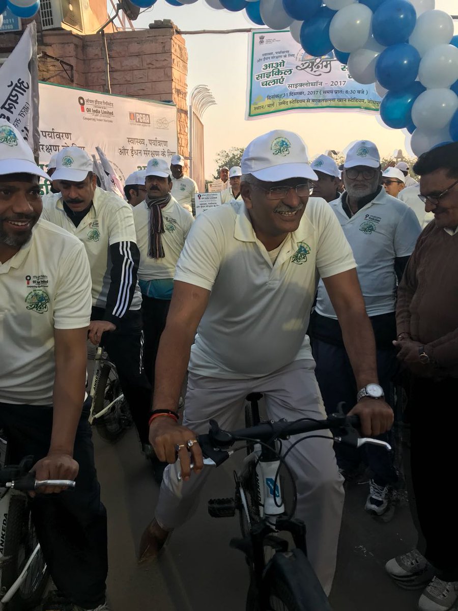 OilIndiaLimited's tweet photo. OIL orgnzd SakshamCyclothon at Jodhpur, Rajthn.The event was graced by Hon'ble Min. of State &amp; MP, Jodhpur, Shri Gajendra Singh Shekhawat Ji https://t.co/qJVFaZPSmO