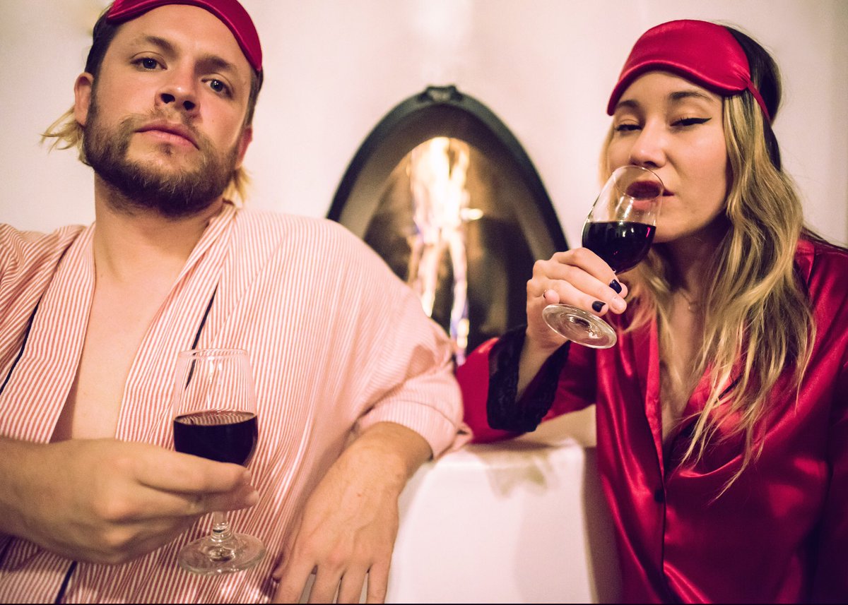 HAPPY NEW YEAR 🎈Hope y’all survive another 365 days in the year of the dog. #HNY2018