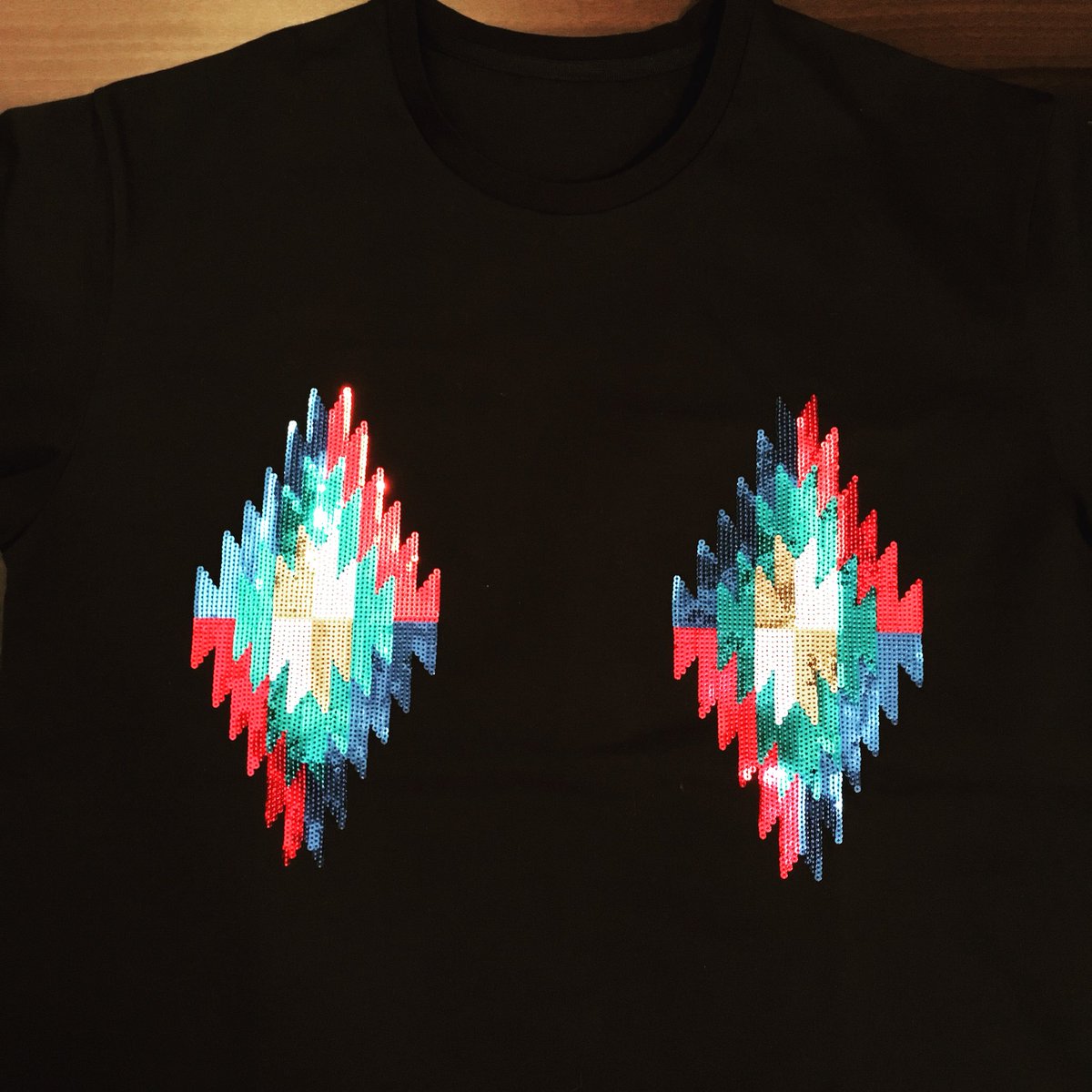 borders_japan's tweet photo. "90's T-Couture" KEYWORD 2
#nativeamerican
#americancasual
BDS18AWLST004 ORTEGA PATTERN SPANGLE T
#borders_japan #borders
#TCouture #90sTCouture
#keyword #nativepattern #ortegapattern
#ボーダーズジャパン #ボーダーズ
#アメカジ #ネイティブアメリカン #ネイティブ柄 #オルテガ柄 https://t.co/G1yQf1Z8H8