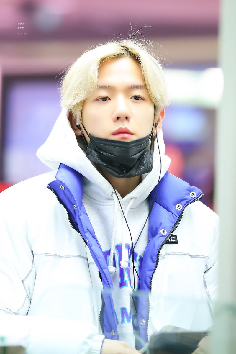 baekedtyeol's tweet photo. Our light who shine brighter than any heavenly bodies skywards,
The light who gave us vision to things we didn't know of
Our Byun Baekhyun, you shine brighter than the sun.
Thank you for being born❤💘🙏
Start your day right💕
#EXOLPromptDay https://t.co/S6PEyH4zrO