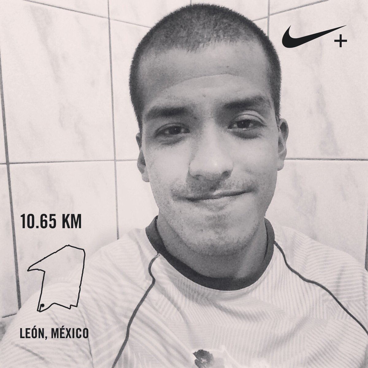 Juanchinr1083's tweet photo. Hay quienes buscan la felicidad y hay quienes la crean.los primeros Kms del año.#YoElegiCorrer #SumandoKmsAlaVida #CorrerMeHaEnseñado #RunnersWorld #Runners4Life #ComeFrutasYVerduras https://t.co/FGne9JwbnY