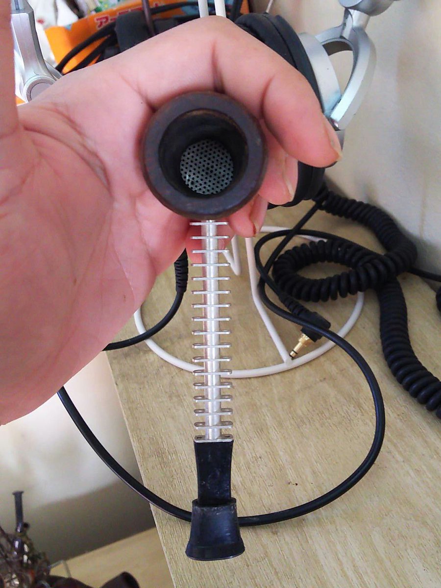 深田あり 舌焼けは温度ではなく高アルカリによる化学熱傷のことでして 実は温度って関係ないんです 人間にとってアルカリは有害ですが 煙草の煙はアルカリなため これが長時間触れると アルカリ火傷 を負うんですよ これが舌焼け 石灰に長時間触れ