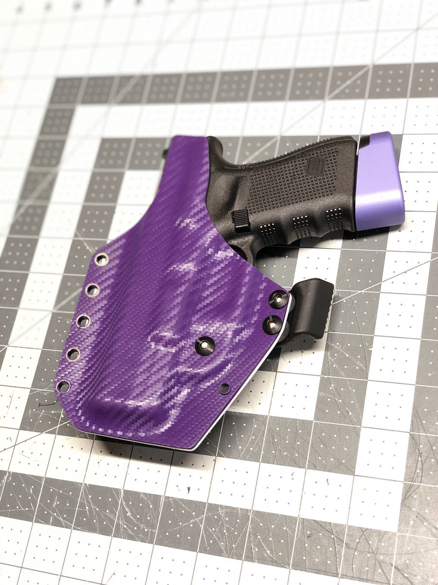 alpha1_tactical's tweet photo. New IWB Appendix Vortex for a Glock 19! The white kryptek and carbon purple haze look AWESOME with the purple Hyve mag extension! Order your holster today at https://t.co/TL1pvcwBmM #glock19 #appendixcarry #iwb #3gun #pewpew #kydexholster https://t.co/ksu805a3as