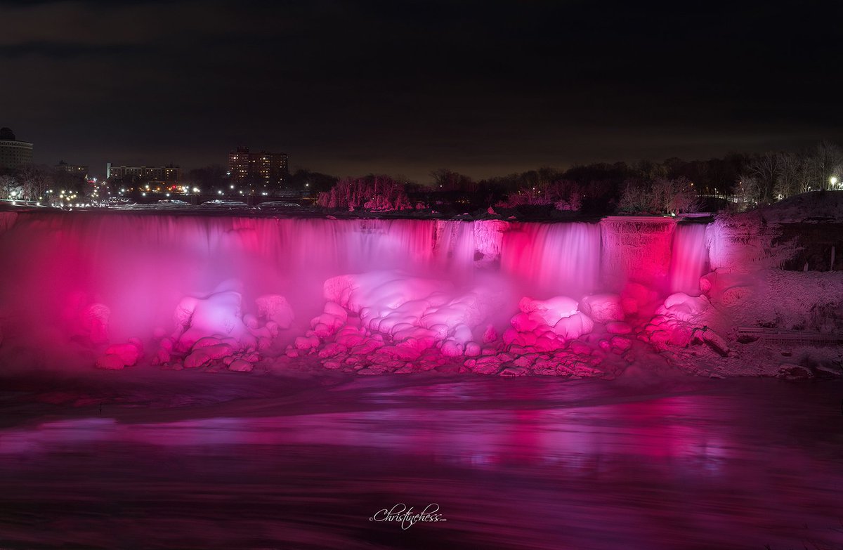 christine_chess's tweet photo. Striped one reminds me of a candy cane! #NiagaraFalls #niagarafallsphotographer #PolarVortex #FrozenAmerica #frozen #frozenNiagara #winterwonderland #shareyourweather https://t.co/rLHqh3hy2k